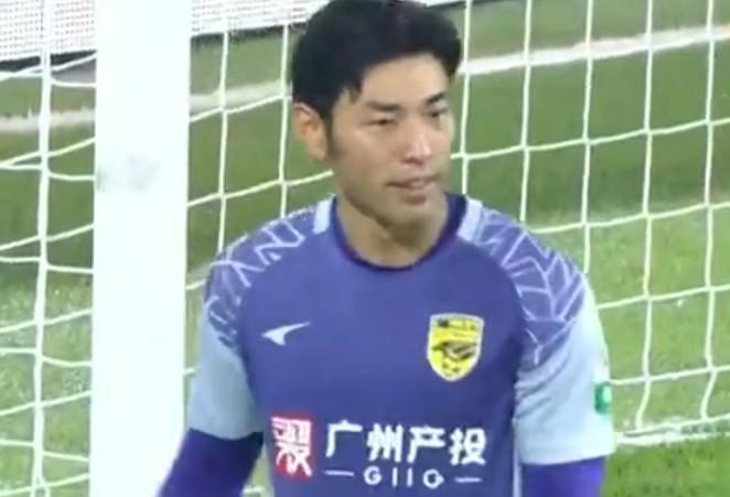 6场完成3次零封,广州豹球员肖嘉旗当选中甲3/4月最佳门将