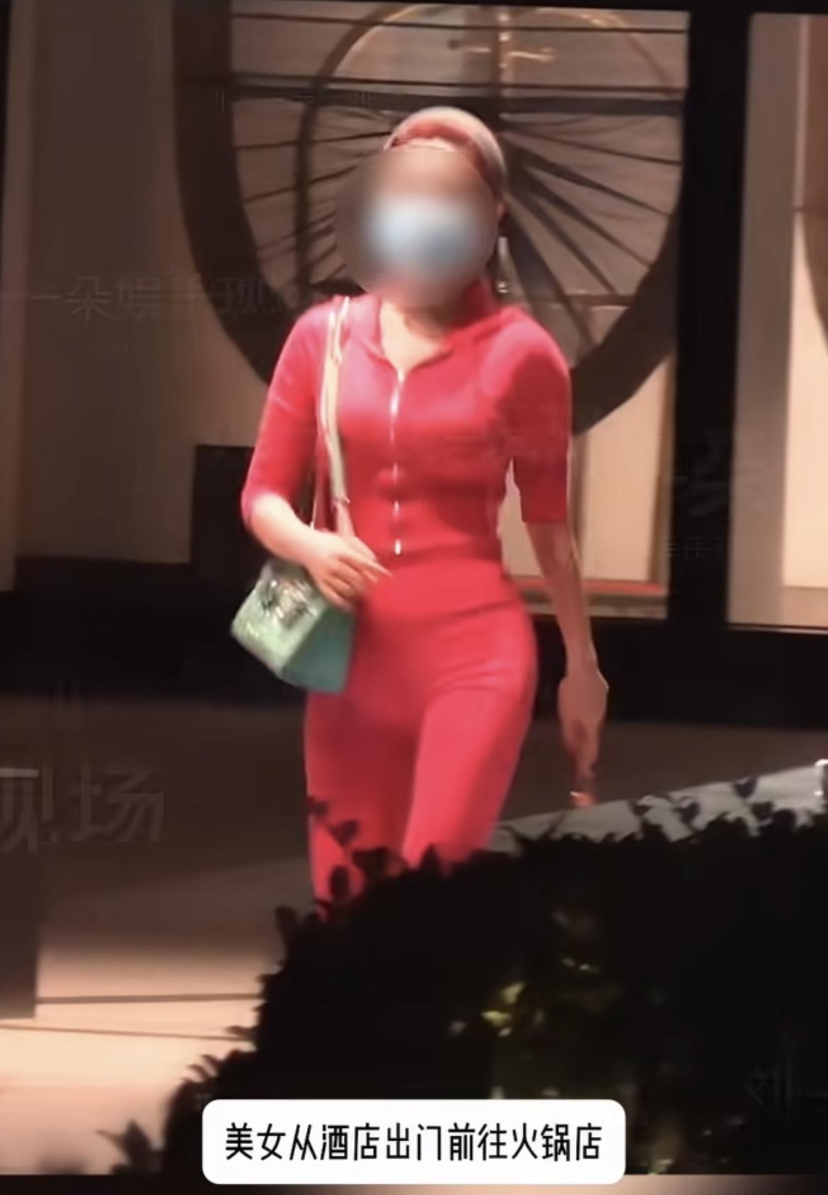 iQOO 16逐光配色设计细节揭秘:行业独家激光全息成像技术