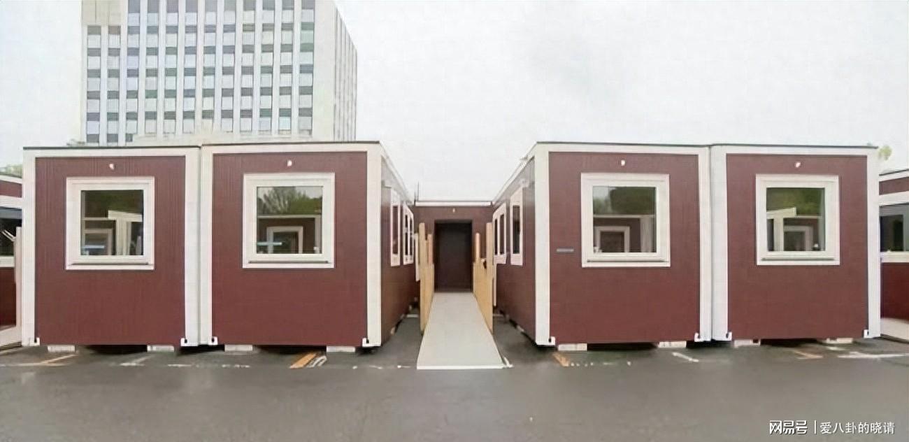 看傻了!日本亚运会2400名运动员住集装箱,当初画的饼全碎了?